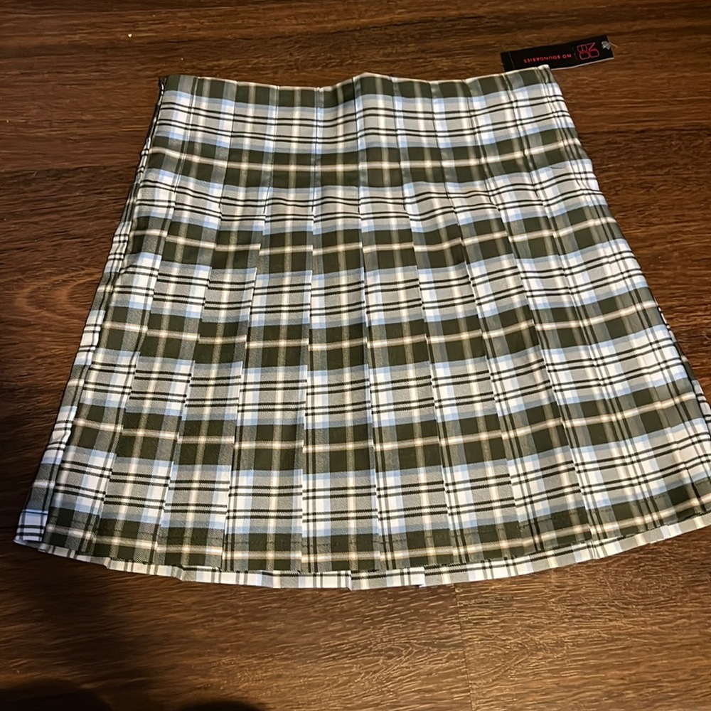 Green/ blue/ white pleated skirt